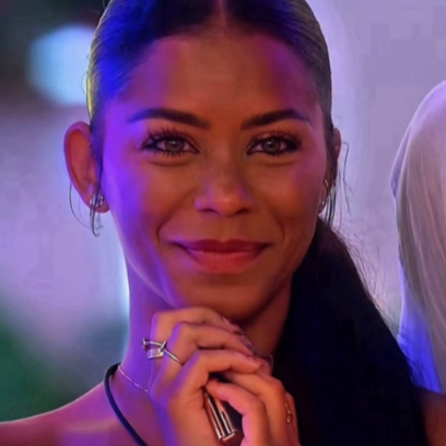 live laugh love island s7 sticker