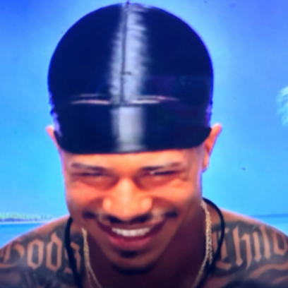 live laugh love island s7 sticker